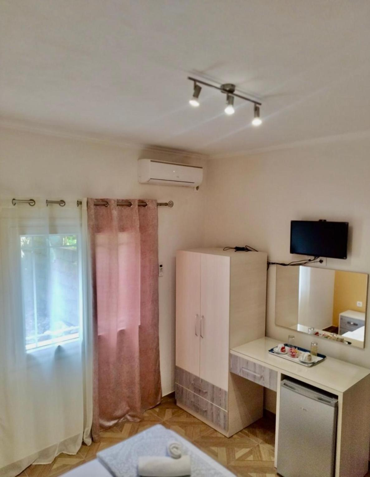 Dagos Rooms Dhermi Luaran gambar